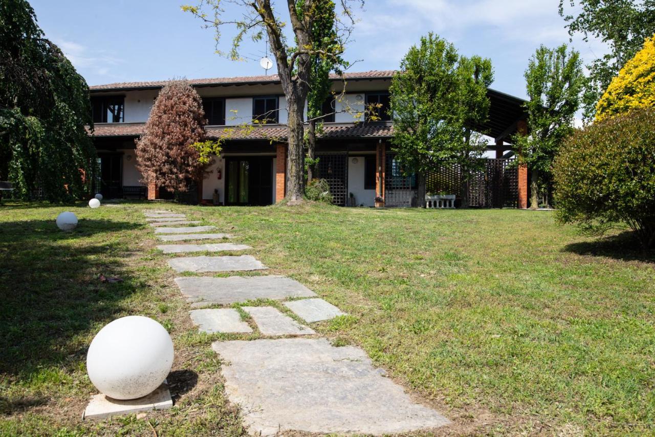 Villa De Alberti Vergiate Eksteriør bilde