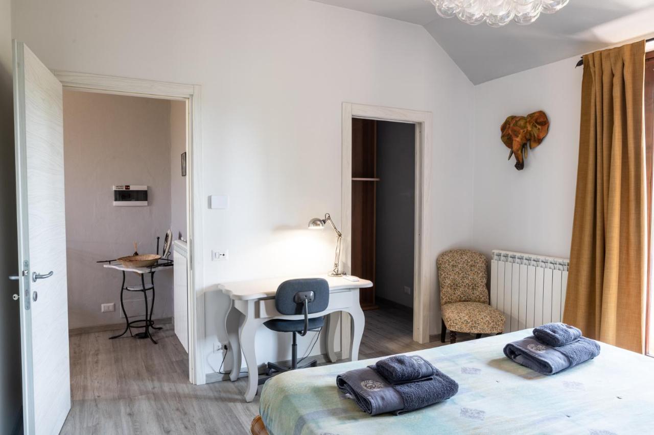 Villa De Alberti Vergiate Eksteriør bilde